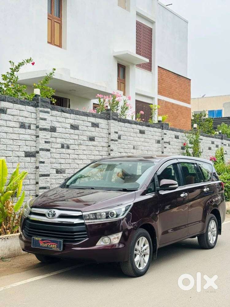 Toyota Innova Crysta 2.4 V 8 Str, 2016, Diesel