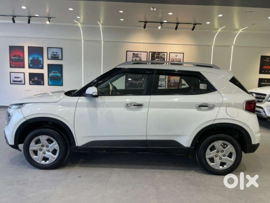 Hyundai Venue 1.2 S Plus, 2022, Petrol