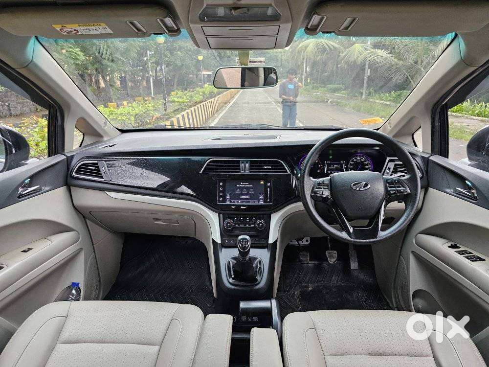 Mahindra Marazzo M8, 2018, Diesel