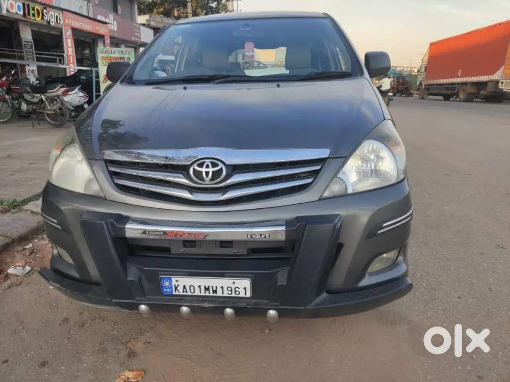 Toyota Innova 2011 Diesel 180000 Km Driven