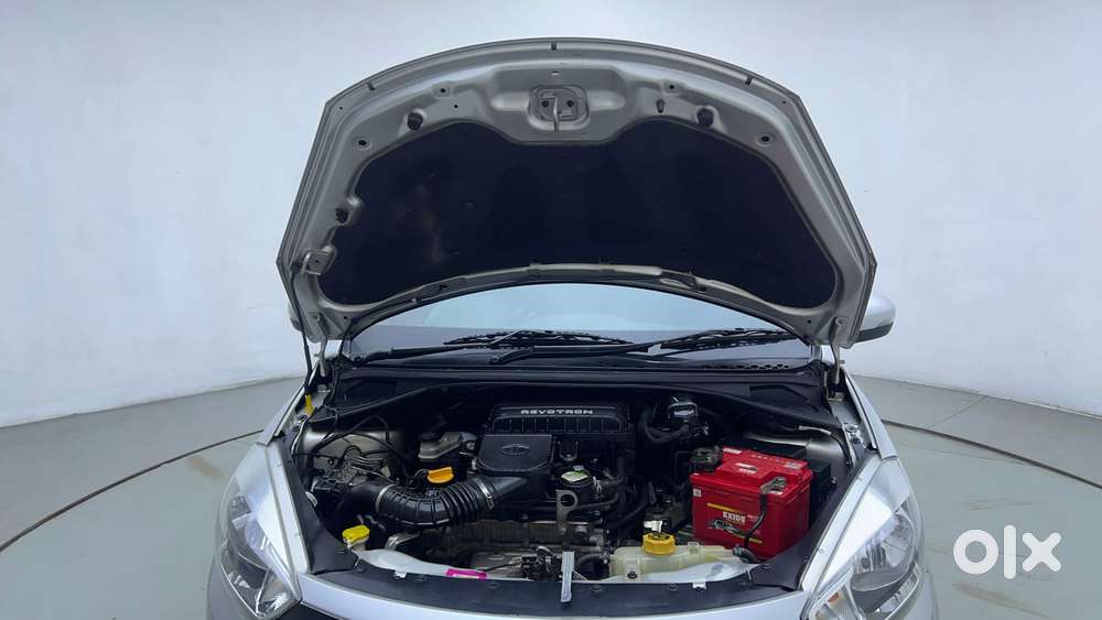 Tata Tiago Xza, 2017, Petrol