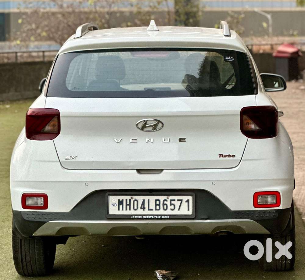 Hyundai Venue Sx+ At, 2022, Petrol