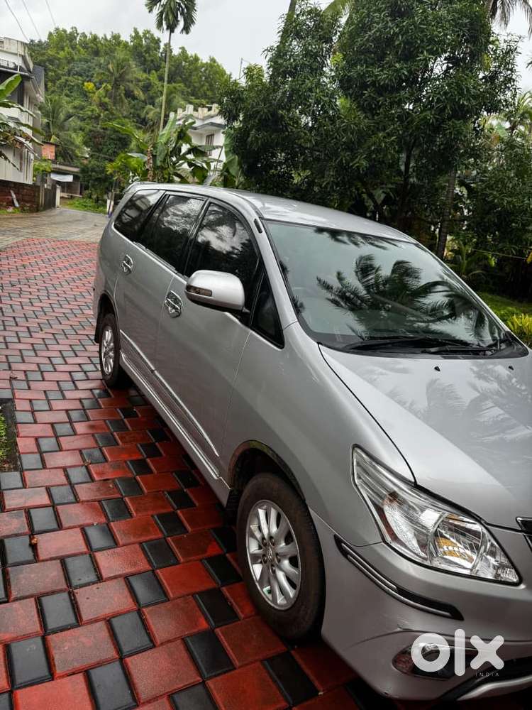Toyota Innova 2.0 V, 2015, Petrol