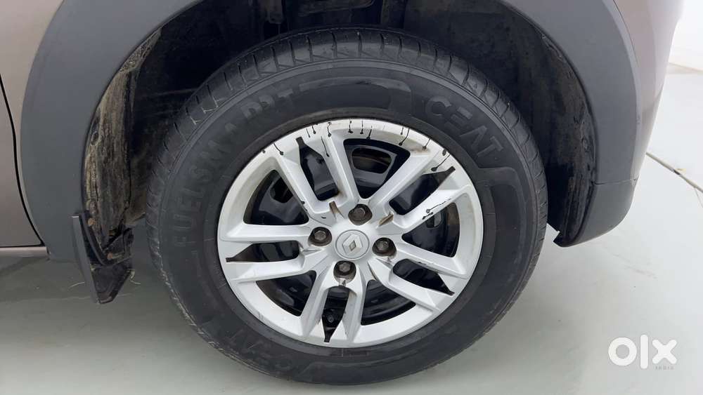 Renault Triber Rxt, 2023, Petrol