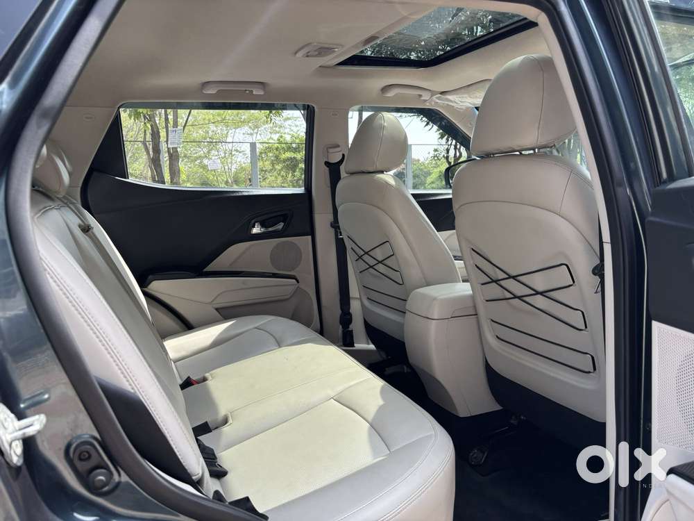 Mahindra Xuv300 W8 Option, 2023, Petrol