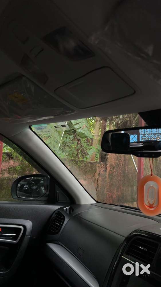 Marutisuzuki Brezza Zxi Automatic Smart Hybrid Red Dual Tone Choice No