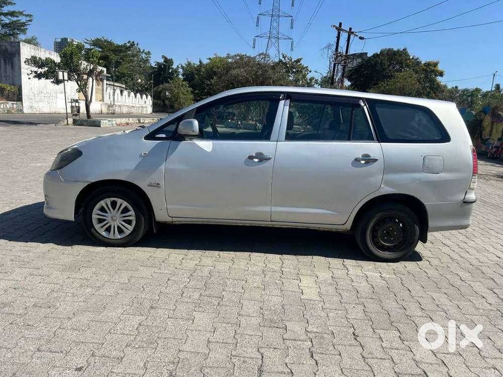 Toyota Innova 2.5 G (diesel) 8 Seater, 2011, Diesel