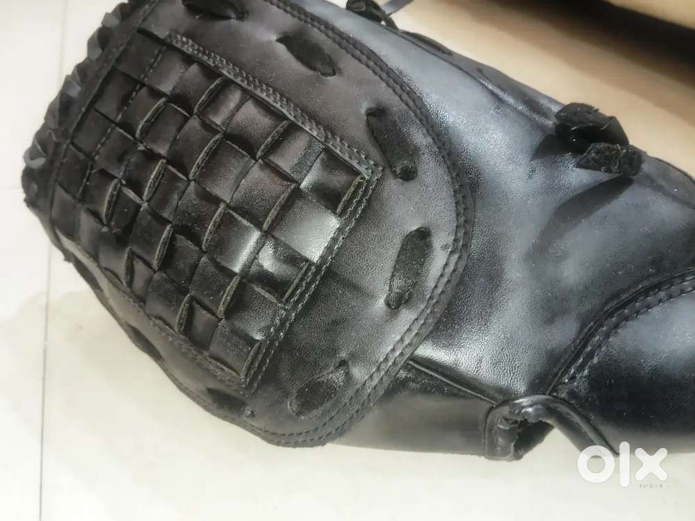 Baseball gloves