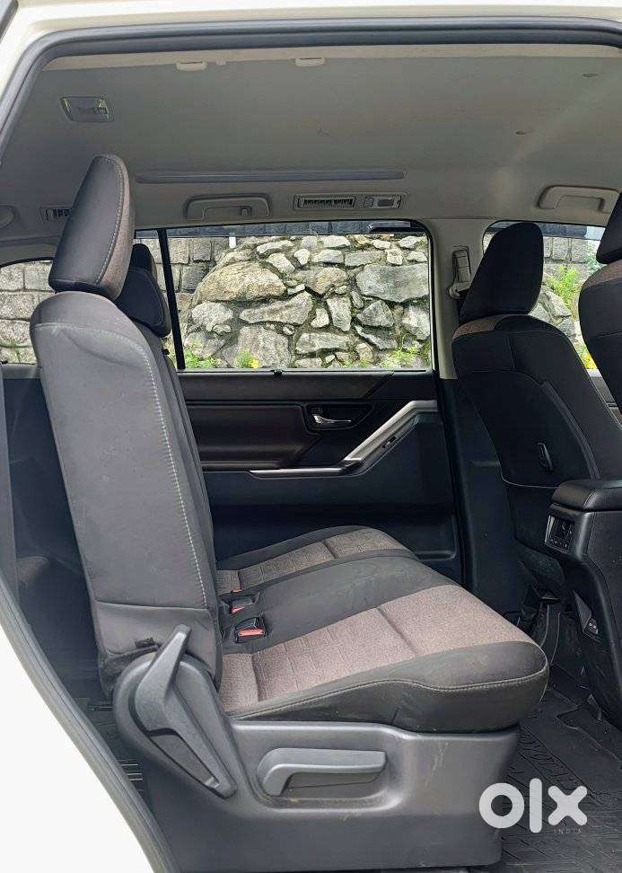 Toyota Innova Hycross 2.0 Zx (o) Hybrid 7 Str, 2024, Petrol