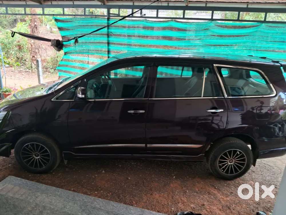 Toyota Innova 2011 Diesel 255000 Km Driven