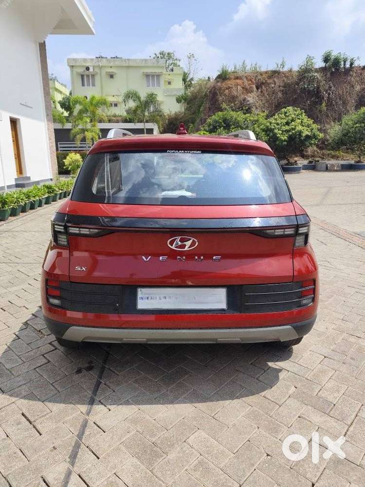 Hyundai Venue Sx Mt, 2023, Petrol