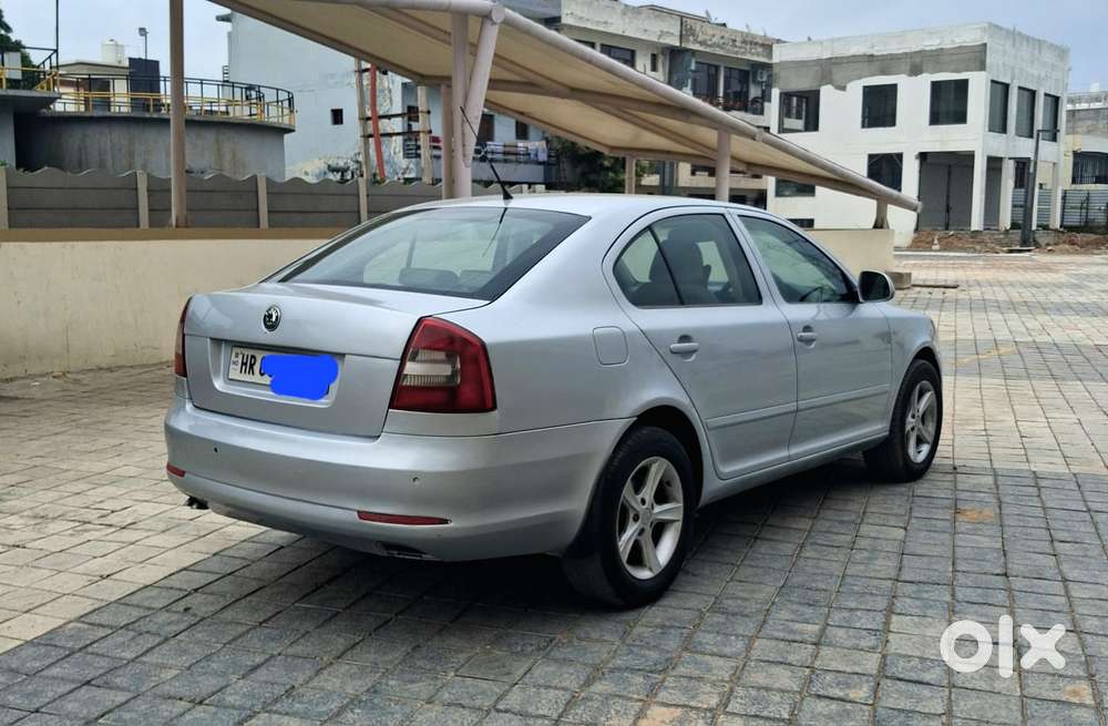 Skoda Laura 1.9 Tdi At Ambiente, 2010, Diesel