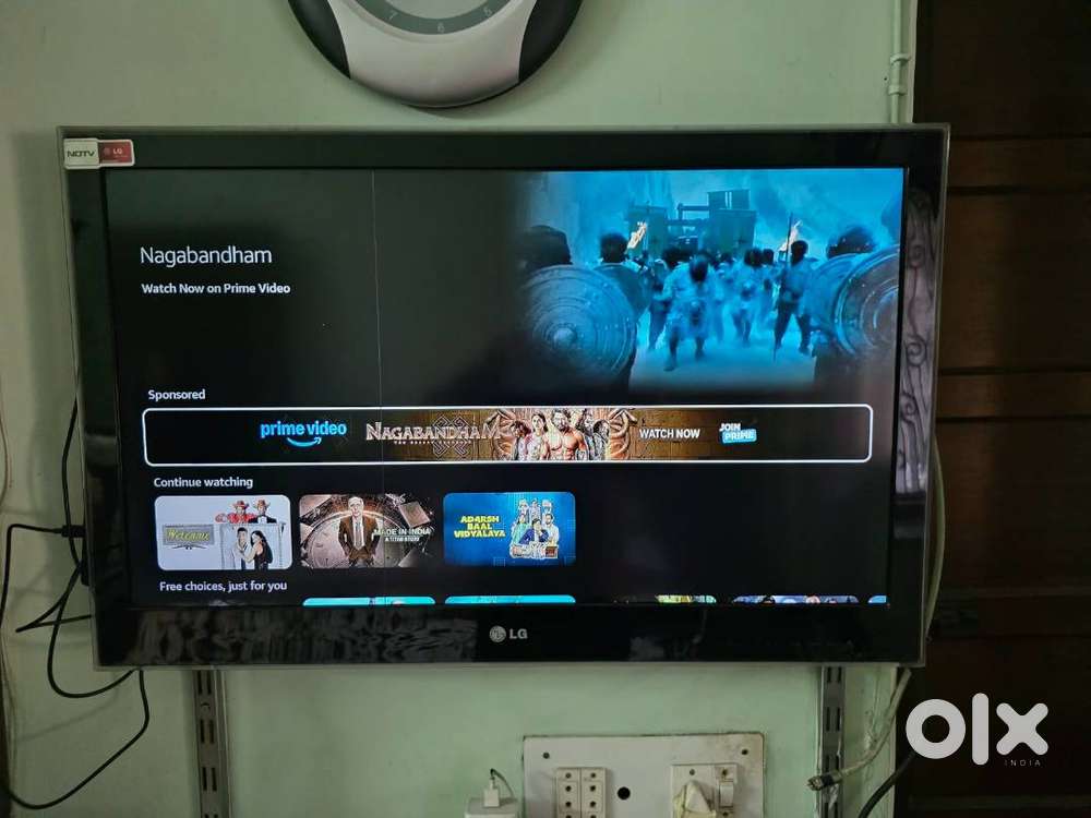 LG 3D  32; Television in Excellent Condition with Fire Stick