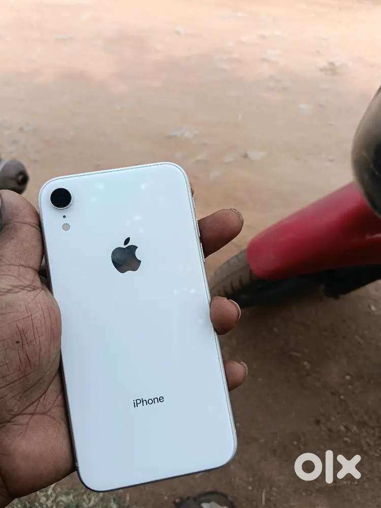 I phone x r white colour mint condition 64 gb storage