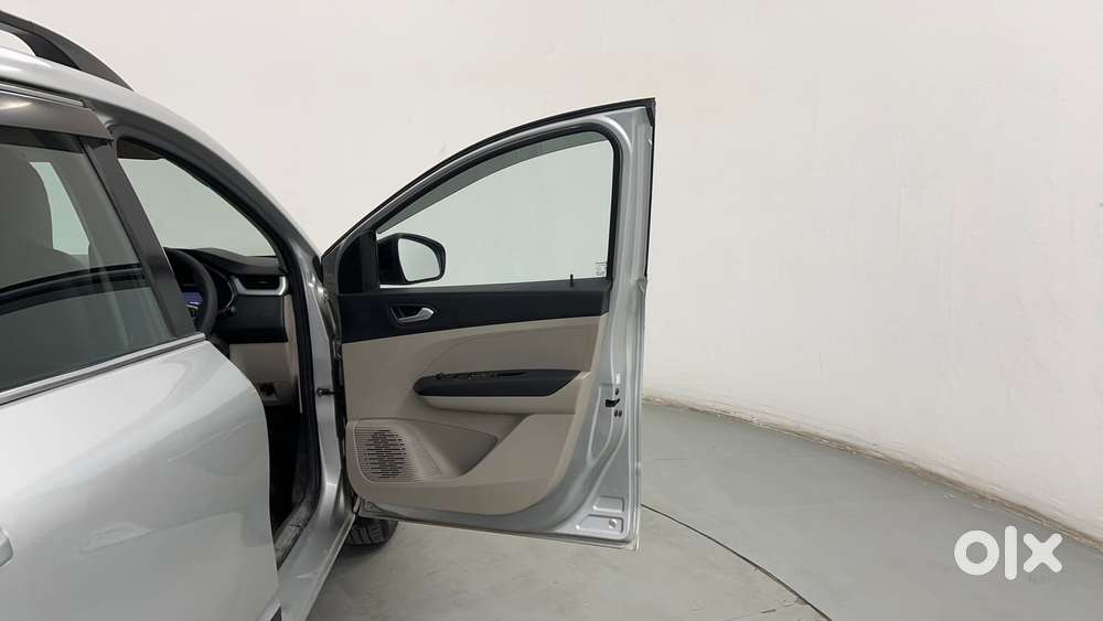 Renault Triber Rxz Easy-r Amt, 2022, Petrol