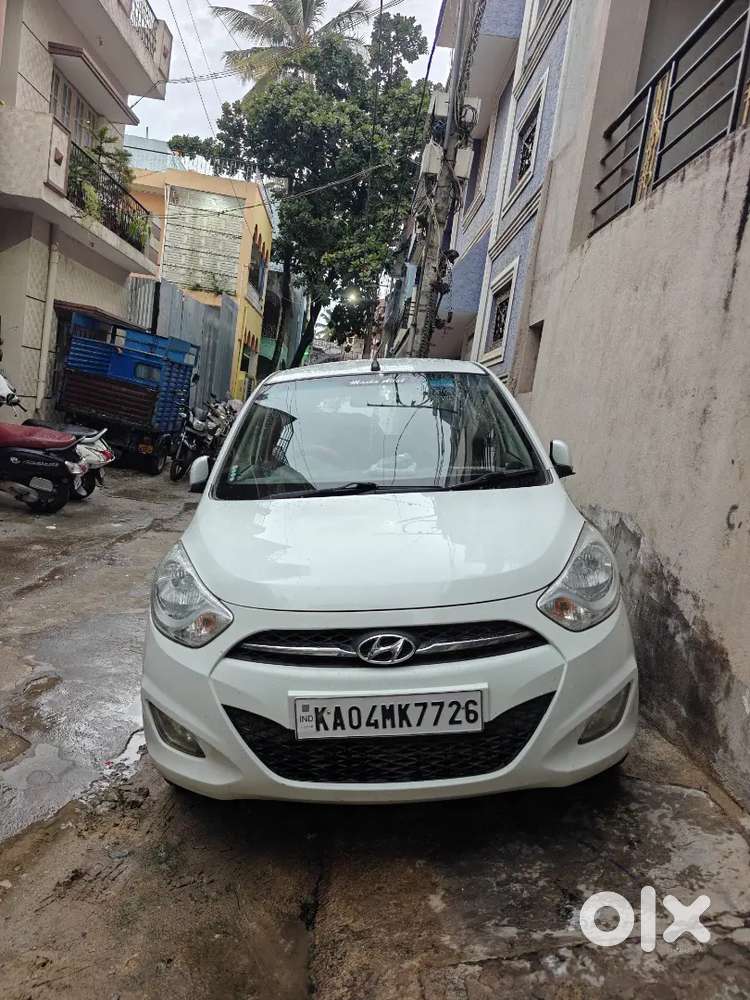 Hyundai I10 Sportz 2012 Automatic Excellent Condition
