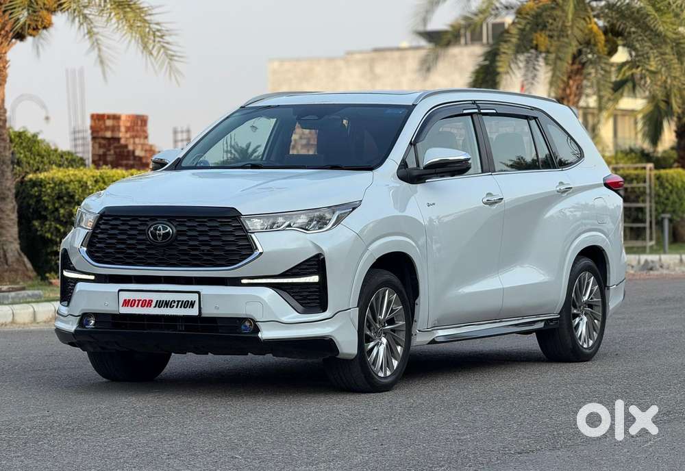 Toyota Innova Hycross 2.0 Zx Hybrid 7 Str, 2025, Petrol