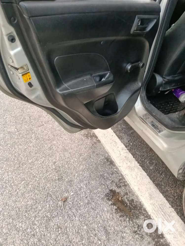 Maruti Suzuki Swift Petrol 2015