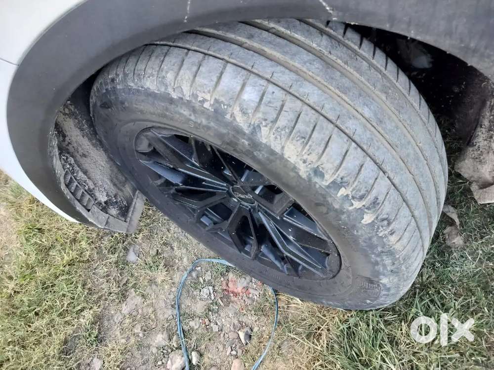 Mahindra Xuv700 Ax7 2022