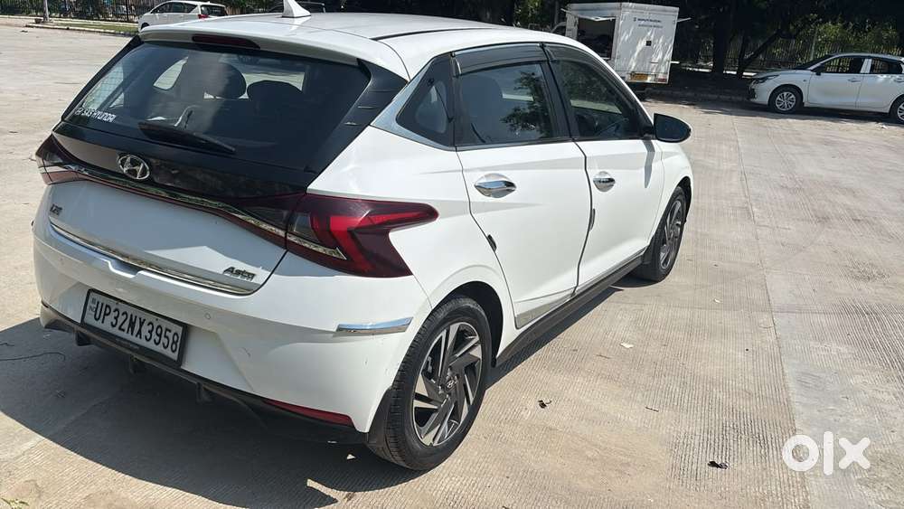 Hyundai I20 Asta (o) 1.2 Mt, 2023, Petrol