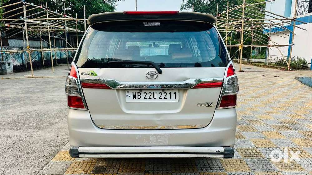 Toyota Innova 2004-2011 2.5 V Diesel 8-seater, 2012, Diesel
