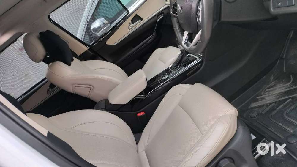 Mahindra Xuv700 2.2 Ax 7 Diesel At Str, 2022, Diesel