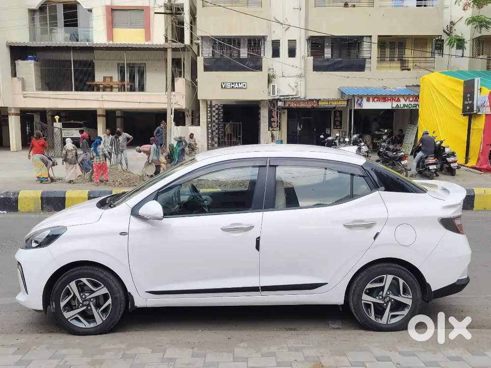 Hyundai Aura Top Model Cng