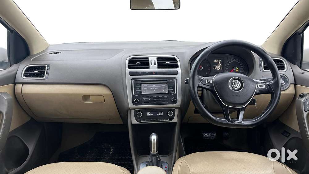 Volkswagen Vento Petrol Highline At, 2015, Petrol