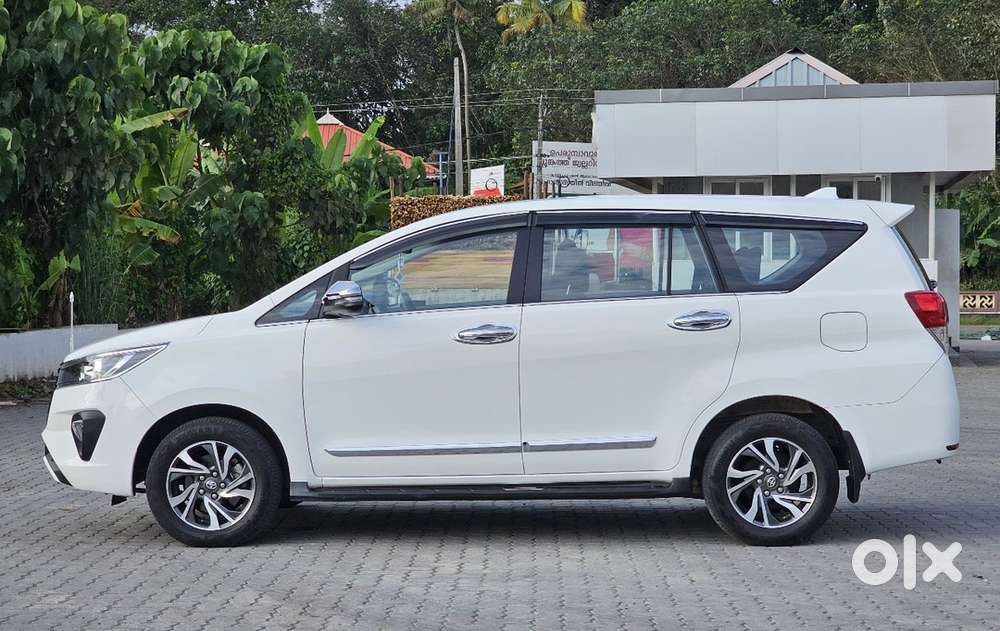 Toyota Innova Crysta 2022