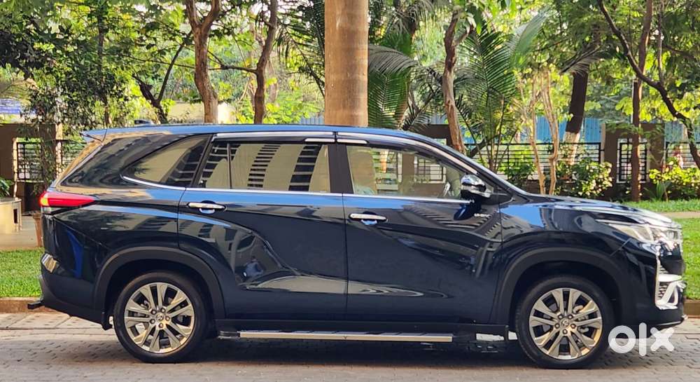Toyota Innova Hycross 2.0 Zx Hybrid 7 Str, 2025, Petrol