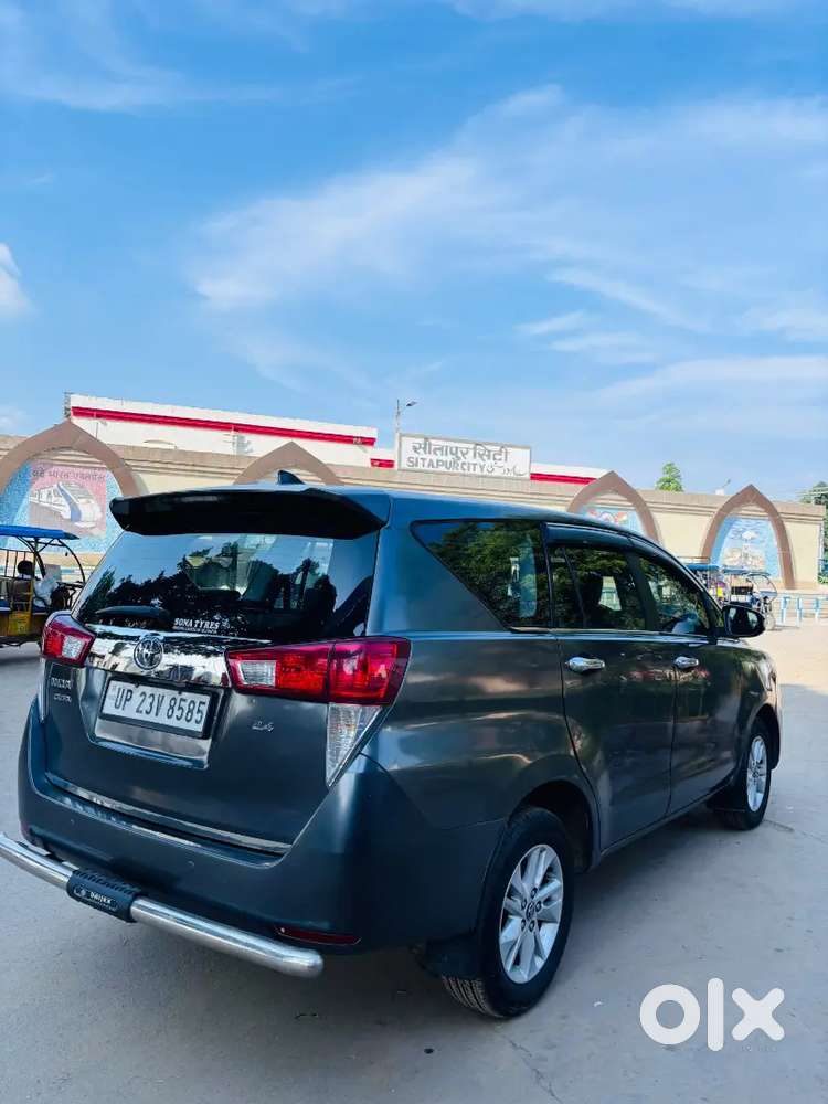 Toyota Innova Crysta 2.4 V Diesel 2017