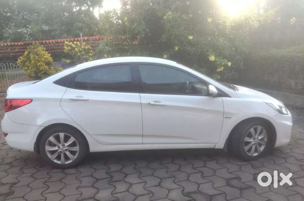 Hyundai Verna 2012