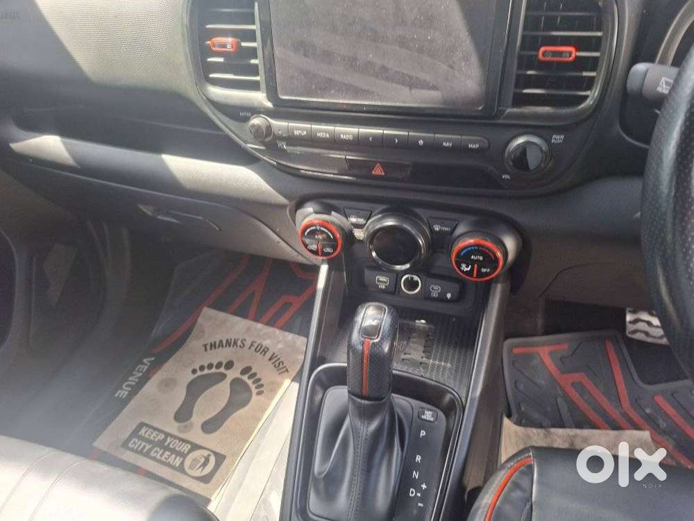 Hyundai Venue Sx Dual Tone Turbo, 2022, Petrol