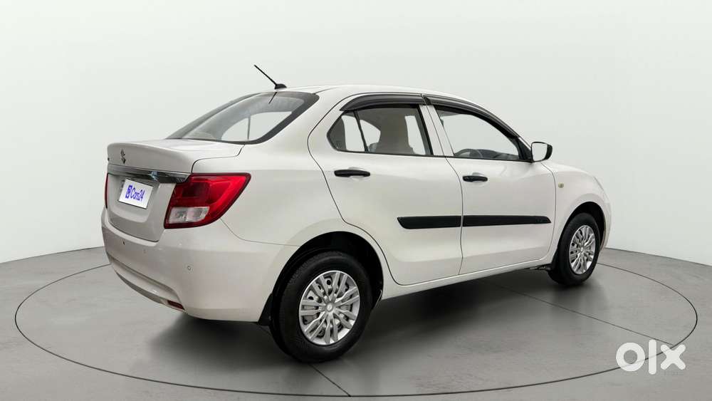 Maruti Suzuki Dzire 1.2 Lxi, 2022, Petrol