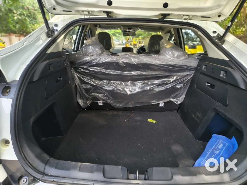 Tata Curvv Pure Plus S 1.2 Revotron Petrol 6mt, 2025, Petrol
