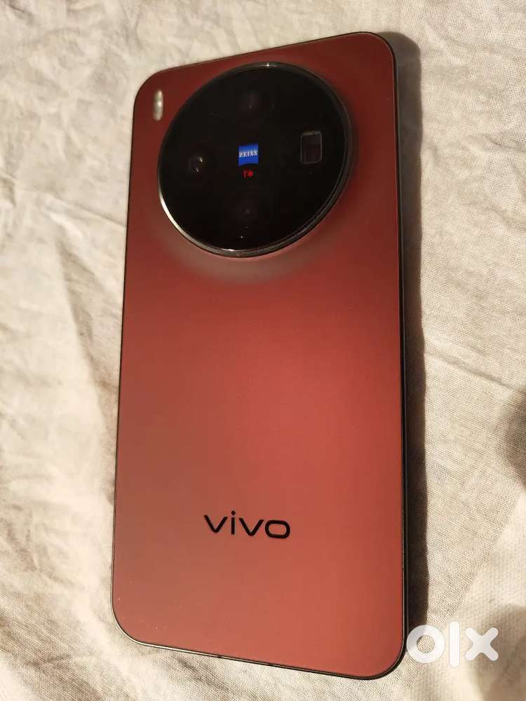 Tittle= Vivo X300 - Summit red 
12GB+256 storage 
6040 mah battery 
Ph