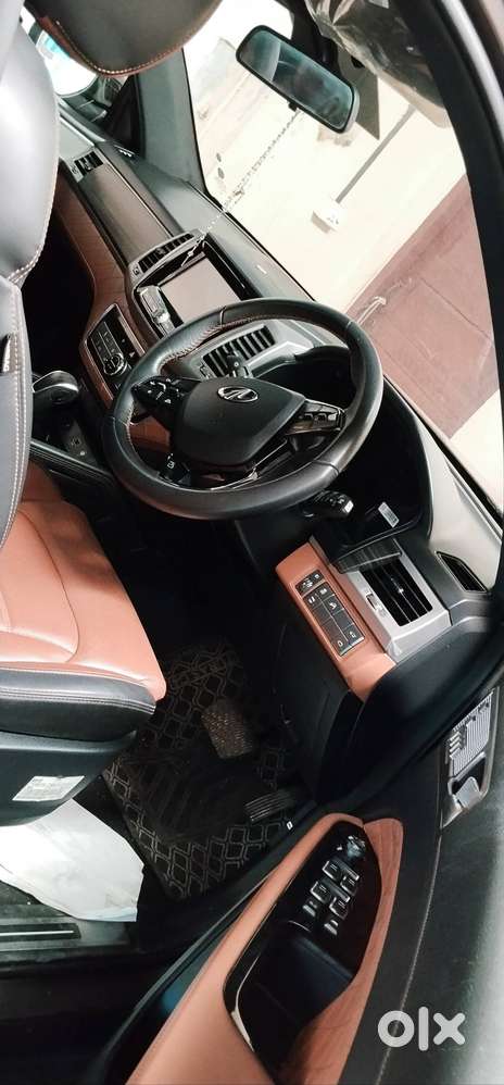 Mahindra Alturas G4 Rare Used Suv
