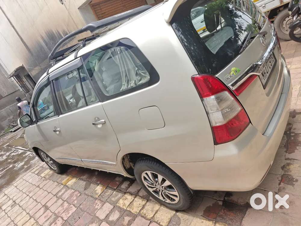Toyota Innova V Diesel 2015