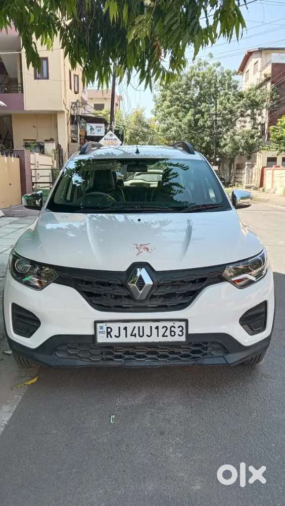 Renault Triber 2023 Petrol Well Maintained