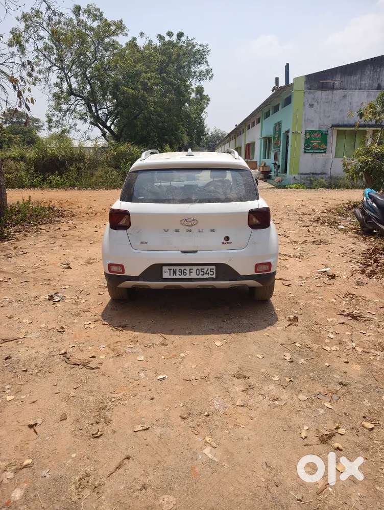 Hyundai Venue 2022 Petrol 86000 Km Driven Top End