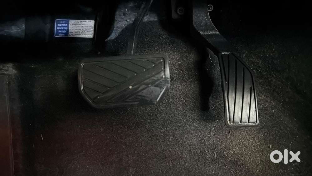 Maruti Suzuki Vitara Brezza 1.5 Vxi At, 2021, Petrol