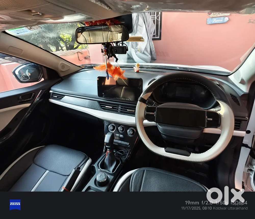 Tata Nexon Pure Plus Sunroof Petrol Manual 2025 Variant