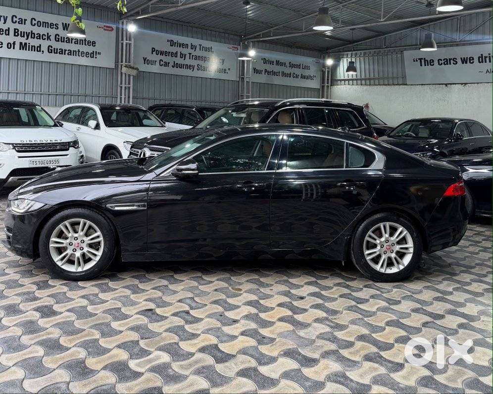 Jaguar Xe Portfolio, 2016, Petrol