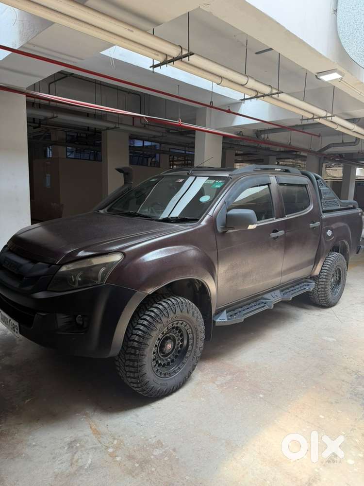 Isuzu V-cross Diesel 2016 Fully Modified Off Roader
