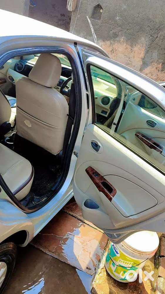 Toyota Etios Cross 2013 Petrol