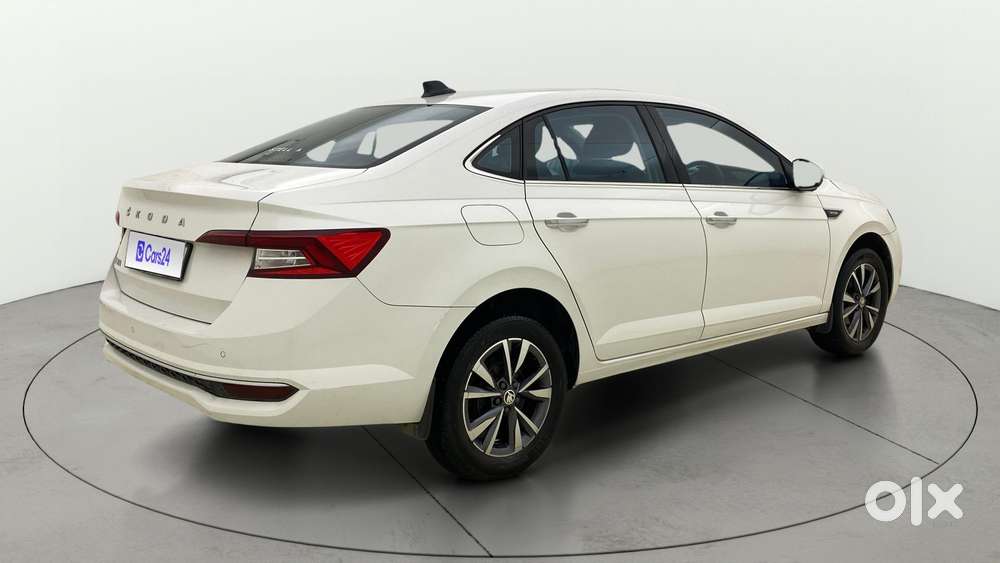 Skoda Slavia 1.0 Tsi Style At, 2023, Petrol