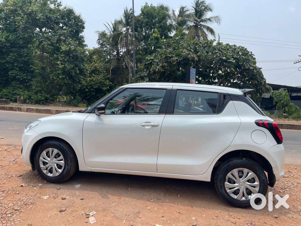 Maruti Suzuki Swift 2022 Petrol 42700 Km Driven