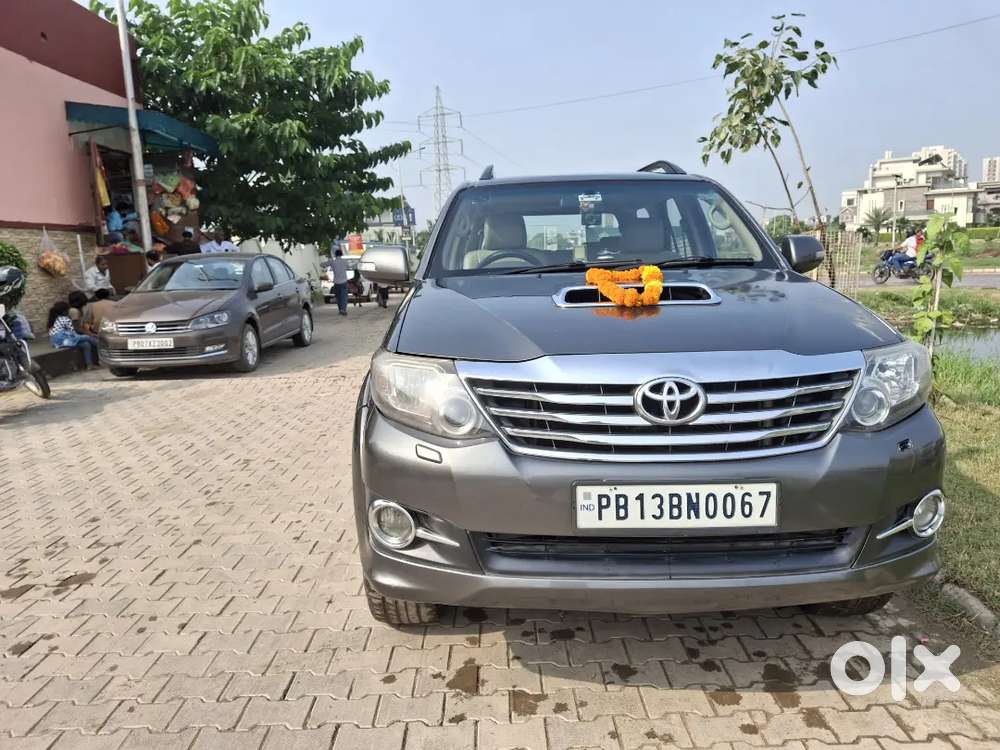 Toyota Serviced Maintain Brand Showroom Condition Fortuner New Tyres..