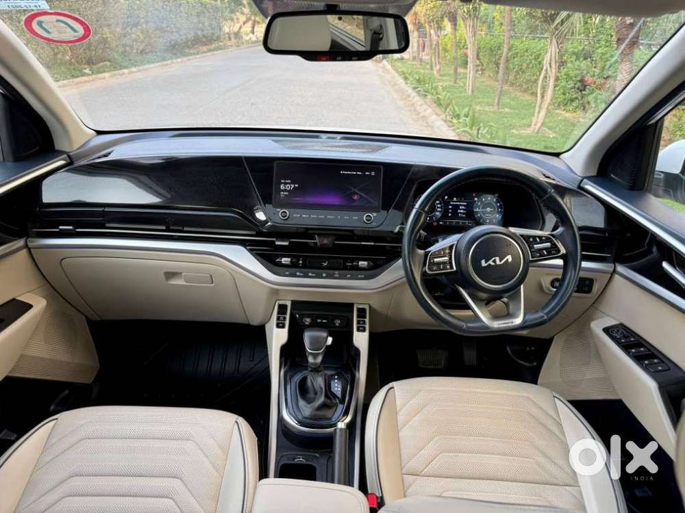 Kia Carens Luxury (o)1.5 Turbo Petrol Dct 7 Str, 2023, Petrol