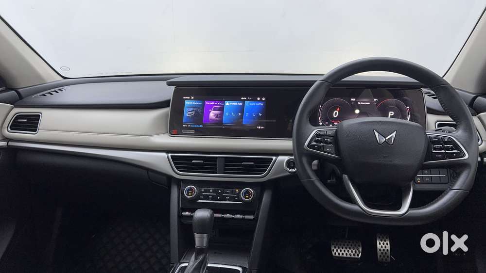 Mahindra Xuv700 2.0 Ax 7 Petrol At Luxury Pack Str, 2023, Petrol